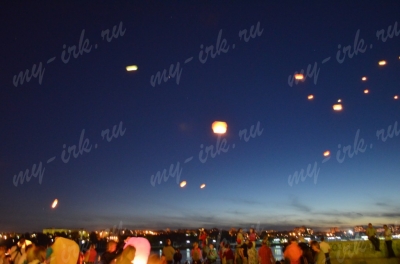 Запуск небесных фонариков 31.08.2013
